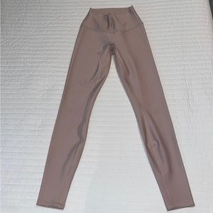 Alo Yoga Highwaist Airlift leggings size XS